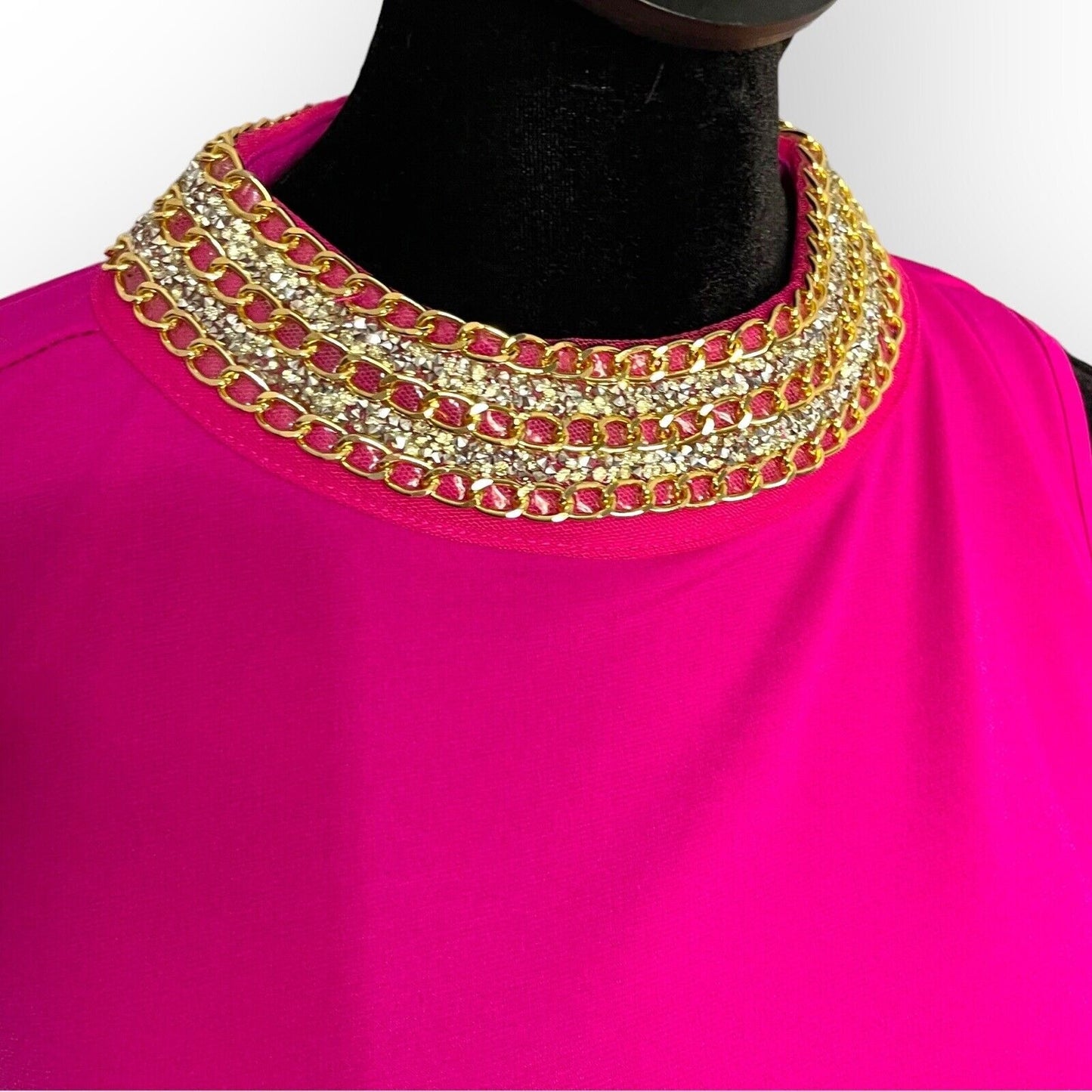 Moa Moa Women's Pink Sleeveless Blouse Size Medium Chain Rhinestone Neck Stretch