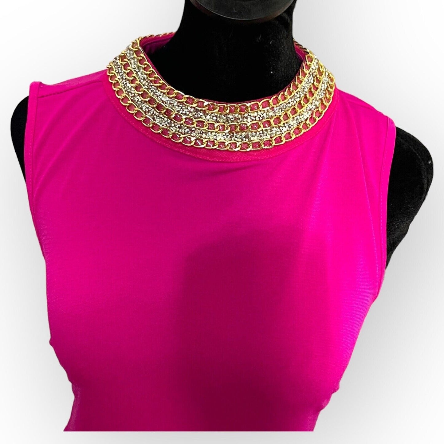 Moa Moa Women's Pink Sleeveless Blouse Size Medium Chain Rhinestone Neck Stretch